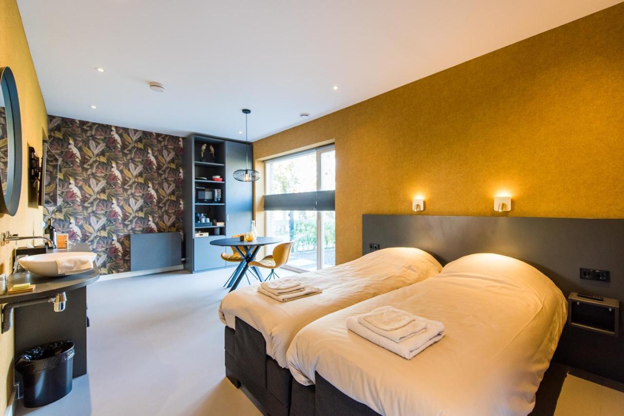 Breeze Ameland Hotel ฮอลลุม ภายนอก รูปภาพ
