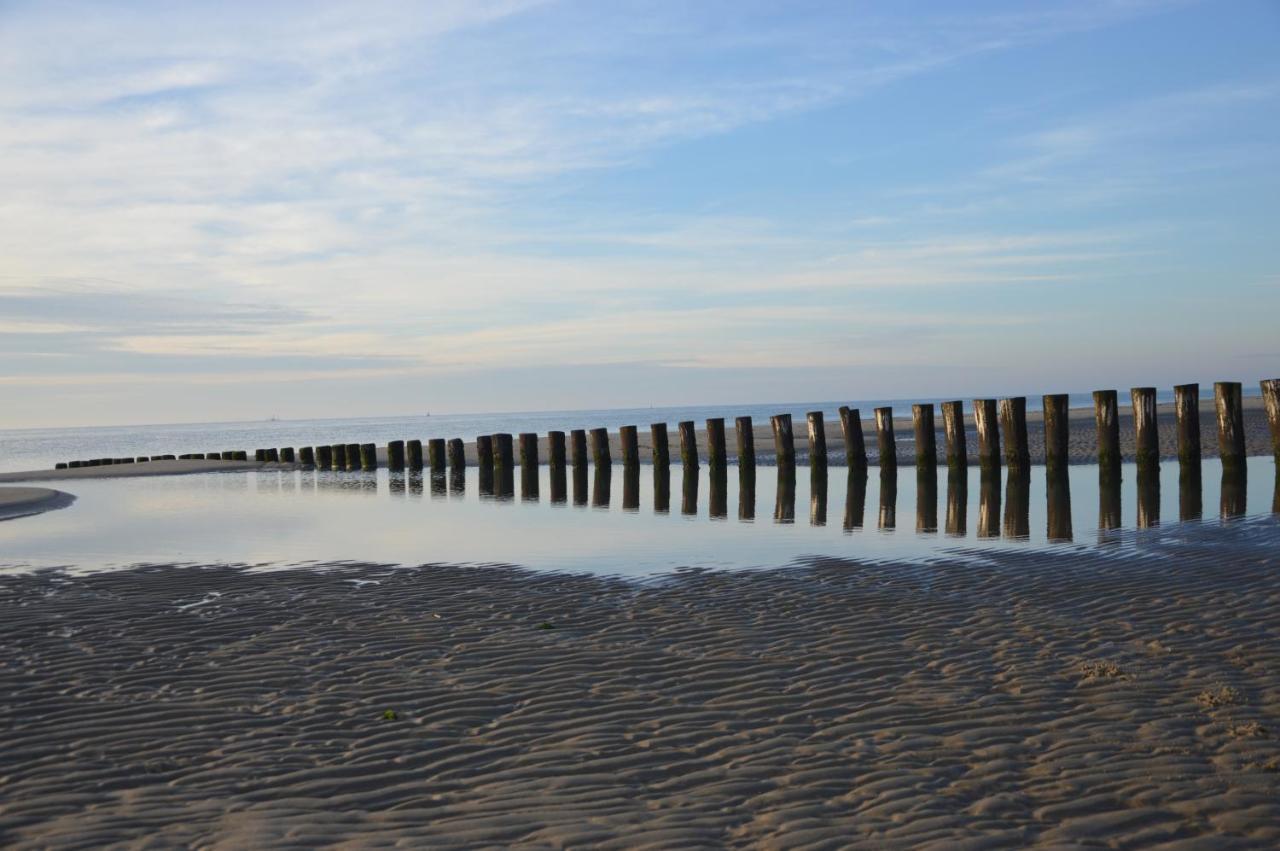 Breeze Ameland Hotel ฮอลลุม ภายนอก รูปภาพ